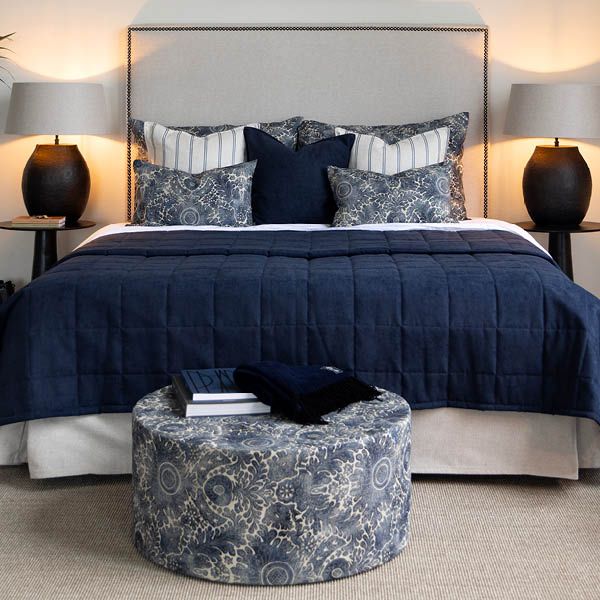 Fiora Svart Lav Bordlampe - Artwood