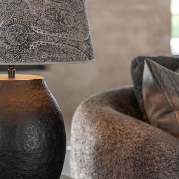 Fiora Svart Lav Bordlampe - Artwood