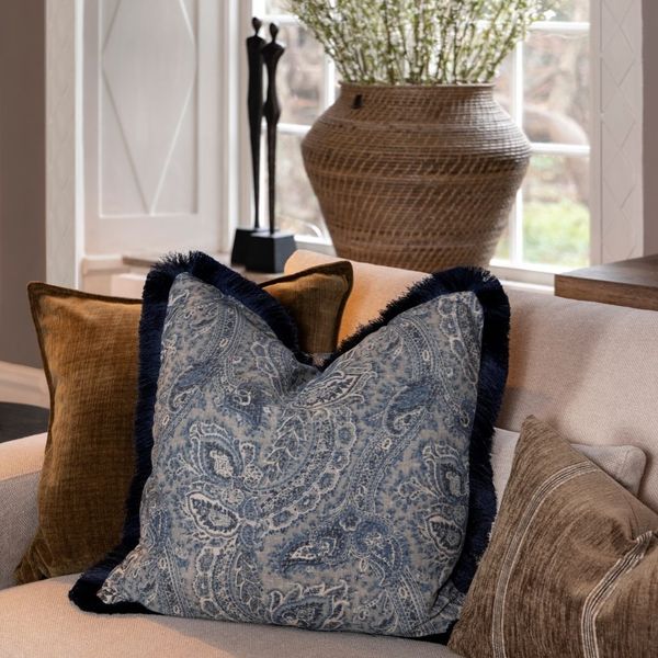 Donna Statue - Artwood 